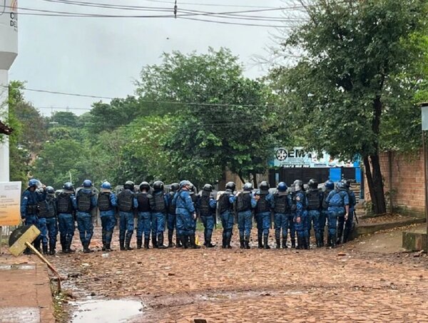 Incautan drogas y armas en la cárcel de Ciudad del Este tras alerta de fuga · Radio Monumental 1080 AM