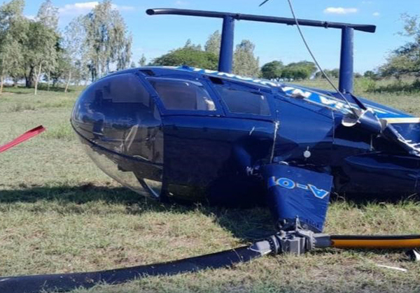 Helicóptero de la Policía Nacional cae tras desperfectos en Villa Hayes - La Clave