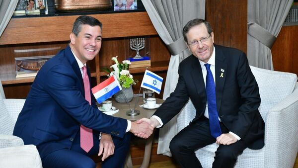 Presidente de Israel celebra con Santiago Peña el retorno de su embajada a Jerusalén