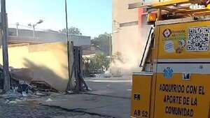 Video: principio de incendio en una transportadora en Asunción - Nacionales - ABC Color