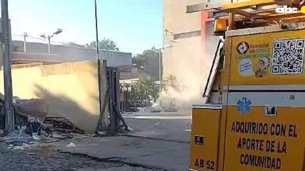 Video: principio de incendio en una transportadora en Asunción - Nacionales - ABC Color
