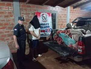 Detienen a un joven que transportaba varios cortes de carne vacuna recién faenados en presunto caso de abigeato - Policiales - ABC Color