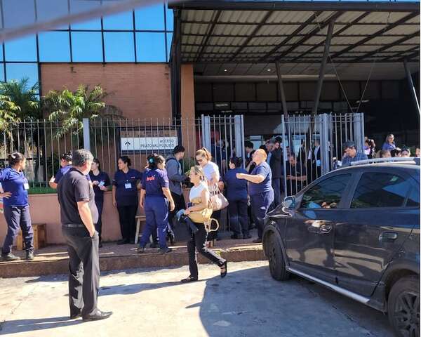 Explosión en Registros Públicos: un funcionario ingresa a terapia intensiva - Policiales - ABC Color