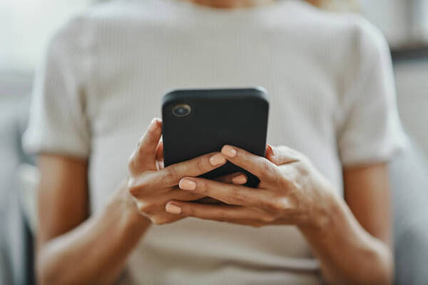 Imputan a hombre que garroteó a su pareja por no mostrarle el celular
