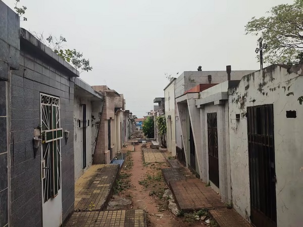 Municipalidad exige pago de deudas por lotes en cementerios