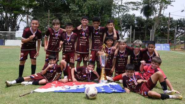 Nacional se alza con la Copa Asunción