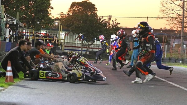 El karting solidario en homenaje a Mami