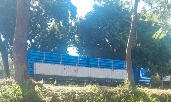 Municipalidad de Coronel Oviedo no autorizó obra de instalación de ductos hacia el río Tebicuarymí - OviedoPress