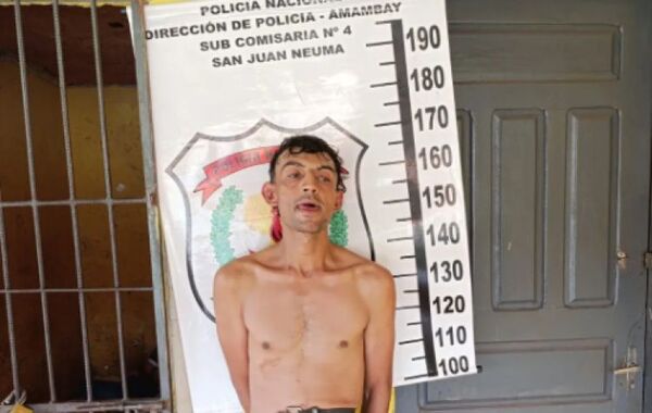 Adicto detenido por crear disturbios en su casa y amenzar con quitarse la vida