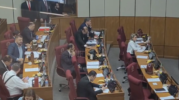 Soroka a Lizarella: ¿Vas a desconocer que hay títulos mau en el Congreso?