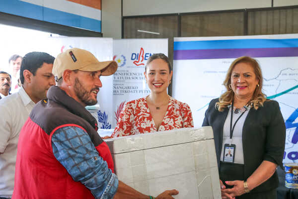 Entregan ayudas técnicas a personas con discapacidad en Guairá