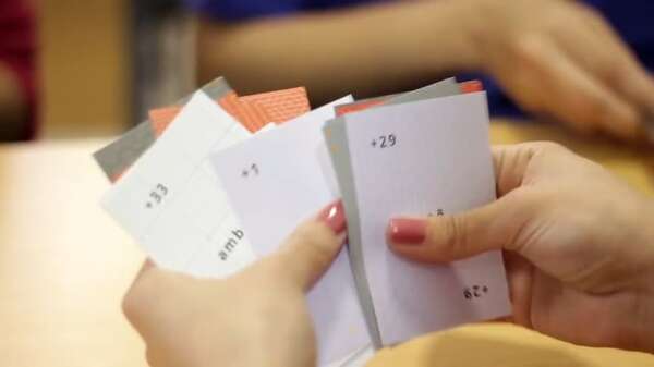 “Ñañe’ê” invita a aprender guaraní mediante un juego de cartas - Cultura - ABC Color