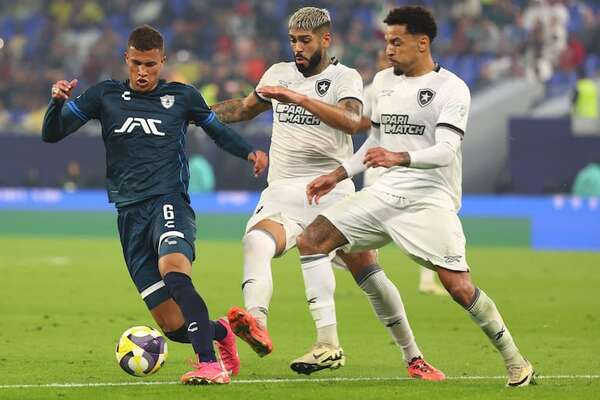 Pachuca golea al Botafogo y avanza a la semifinal de la Intercontinental - Fútbol Internacional - ABC Color