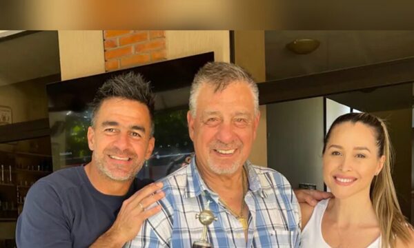 Viuda de Iván Almeida celebró reencuentro con su suegro en el avión