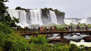 Cerrada temporalmente la pasarela de las Cataratas del Yguazú por aumento de caudal