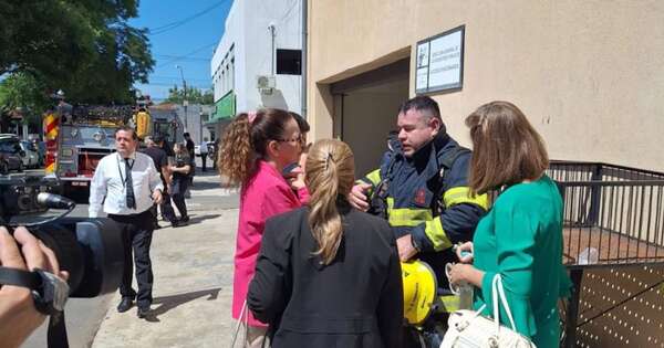 La Nación / Balón de gas explotó en ascensor de la Dirección General de los Registros Públicos