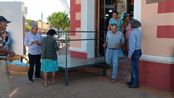 Adultos mayores comienzan a cobrar sus beneficios desde hoy