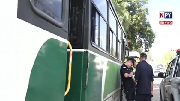 Falla en los frenos de un bus causa múltiple choque en la avenida Artigas