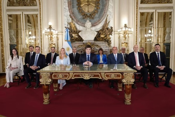 Milei cerró su primer año de gestión con críticas a la política y dándole inicio a la competencia de monedas - ADN Digital