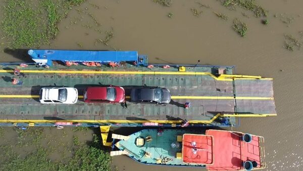Reanudan servicio de balsa entre Pilar y Puerto Cano - El Trueno