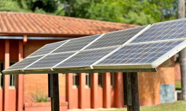 Viceministerio de Minas y Energía inauguró su propia planta de energía solar