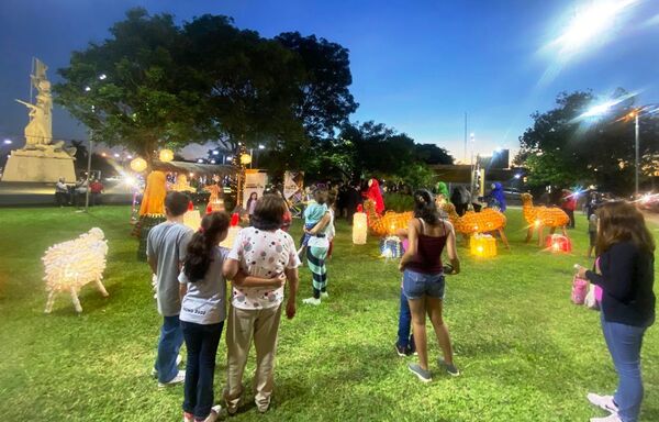 Navidad: Emotiva inauguración de pesebre en Luque •