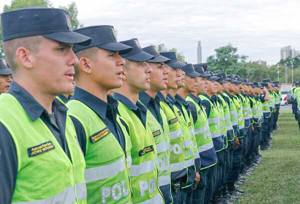 Cinco mil nuevos agentes reforzarán comisarías •