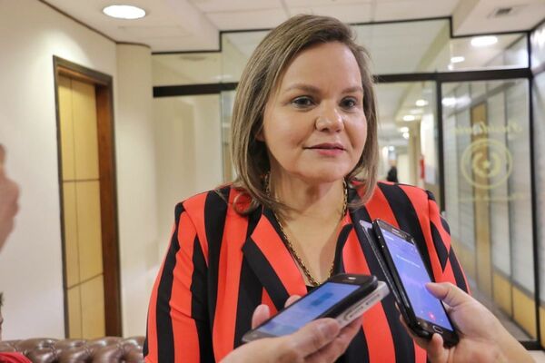 Lilian Samaniego usa la amenaza como arma política