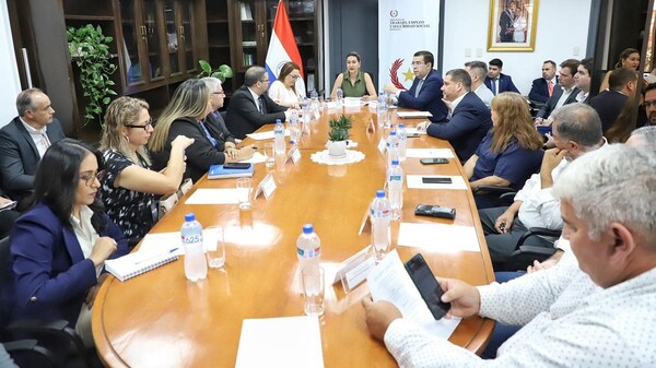 Garantizan protección del aguinaldo en mesa de diálogo liderado por Ministerio de Trabajo - .::Agencia IP::.