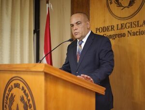 Lilian Samaniego arremete contra Tony Barrios: "estas peleas no van a producir nada", dice Bachi Núñez · Radio Monumental 1080 AM