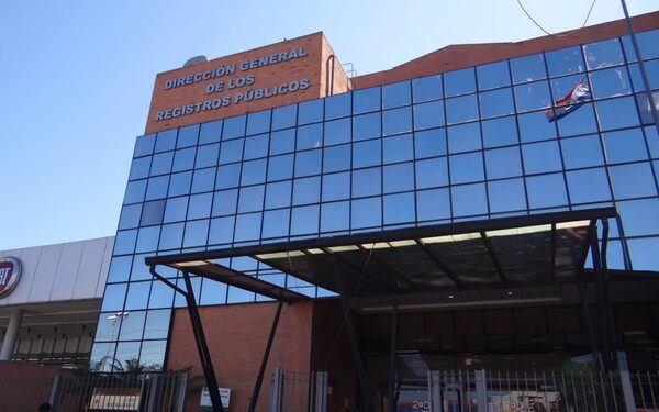 Deudores de pensiones alimentarias no podrán inscribir compraventas de inmuebles
