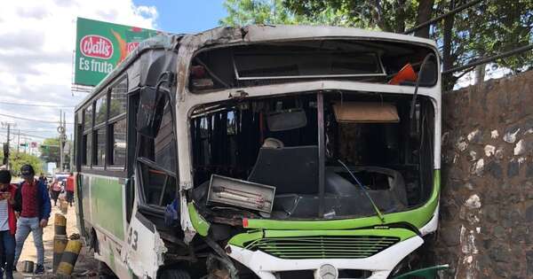 Diario HOY | Bus de la Línea 6 perdió los frenos y ocasionó múltiple choque sobre Artigas