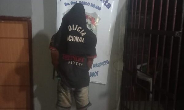 Capturan a ladrón que llevó un celular e intentó llevar cables de una vivienda