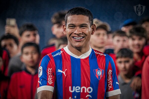 Versus / Lo último sobre la posible venta de Diego León al Manchester United