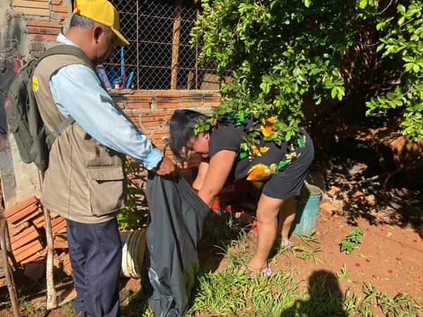 Tras lluvias Senepa intensifica mingas para eliminar criaderos de mosquitos • RADIO NACIONAL