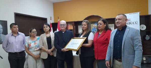 Emotiva despedida al sacerdote Gianluigi Aroffo tras seis años de servicio en Pilar - Nacionales - ABC Color