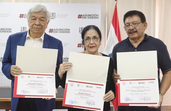 Asunción entrega premios literarios y promete fondos culturales