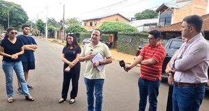 Vecinos acorralan a concejales coimeros que aprobaron obra ilegalcon descomunal recorte de impuesto