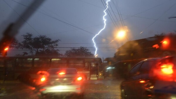 Emiten alerta meteorológica para Asunción y 9 departamentos