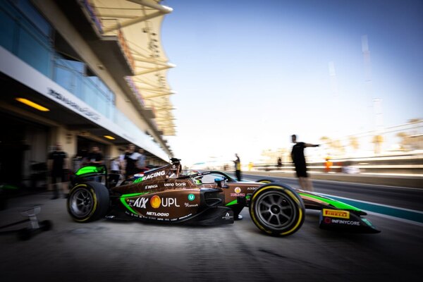 Versus / Joshua Duerksen domina el segundo día de test postemporada de la Fórmula 2 en Yas Marina