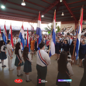 EMOTIVA CEREMONIA DE EGRESADOS DE BACHILLERES EN EL CENTRO REGIONAL DE ENCARNACIÓN "GRAL. PATRICIO ESCOBAR" - TVS
