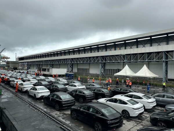 Vehículos eléctricos chinos congestionan puertos de Brasil | Internacionales | 5Días