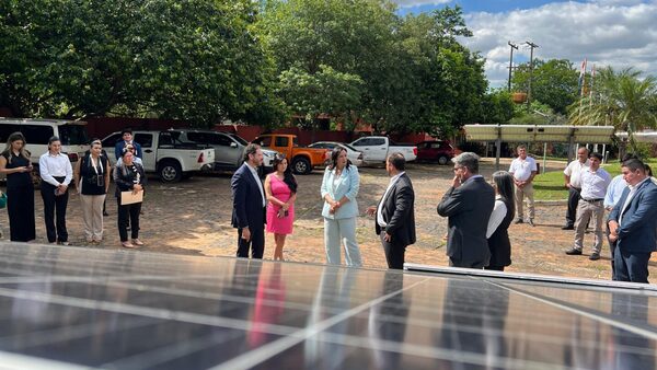 Viceministerio experimenta con plantas solares para incentivar su uso