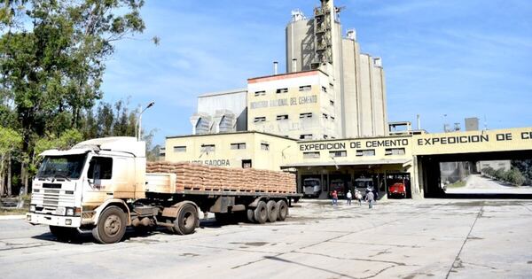 La Nación / INC logró comprar 46 % más barato el coke