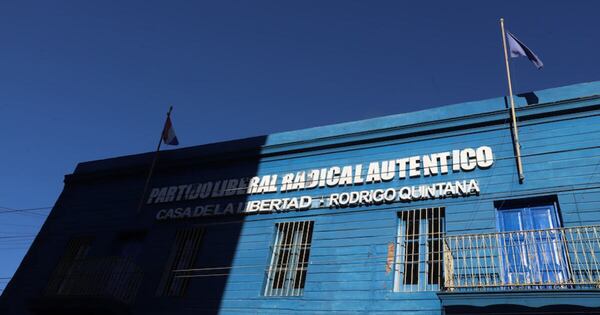 La Nación / Conforman equipo para evitar remate
