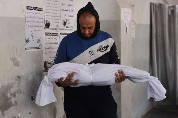 Suben a 33 los muertos en ataque israelí del jueves contra el centro de Gaza - Mundo - ABC Color