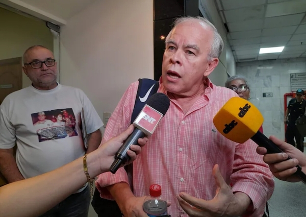 Juicio a Walter Bower y comisarios por torturas contra policías prosigue hoy - Noticiero Paraguay