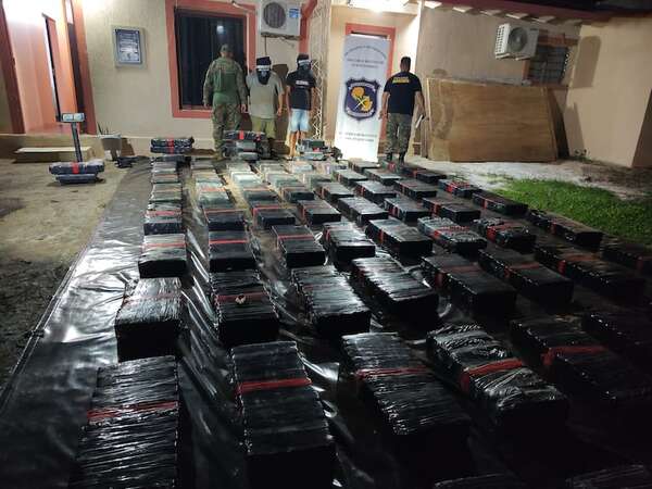 Incautan camión que transportaba 1.466 kilogramos de marihuana - ABC en el Este - ABC Color