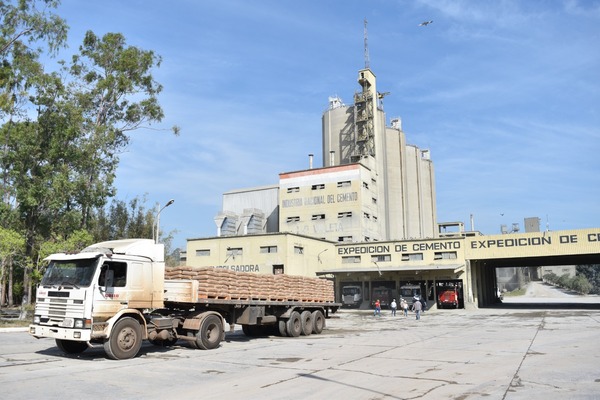 INC logra ahorro de US$ 14 millones en última compra de coke de petróleo - .::Agencia IP::.