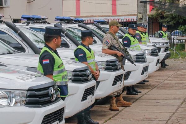 Gobierno refuerza la seguridad en Caaguazú con la entrega de 14 patrulleras nuevas